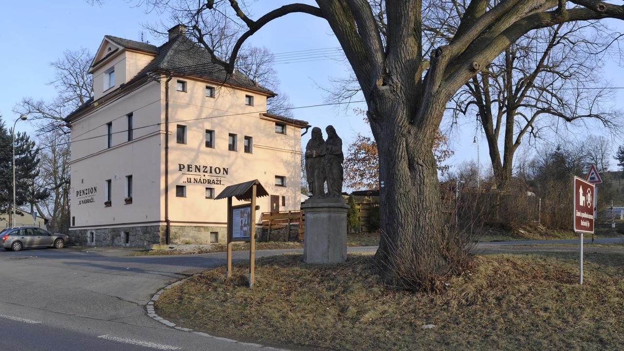 Penzion "U Nadrazi" Horšovský Týn Bagian luar foto